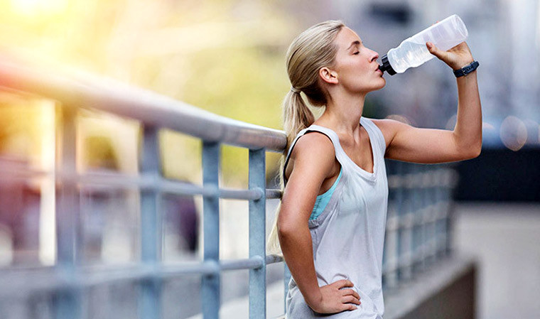 Сколько нужно пить воды спортсмену